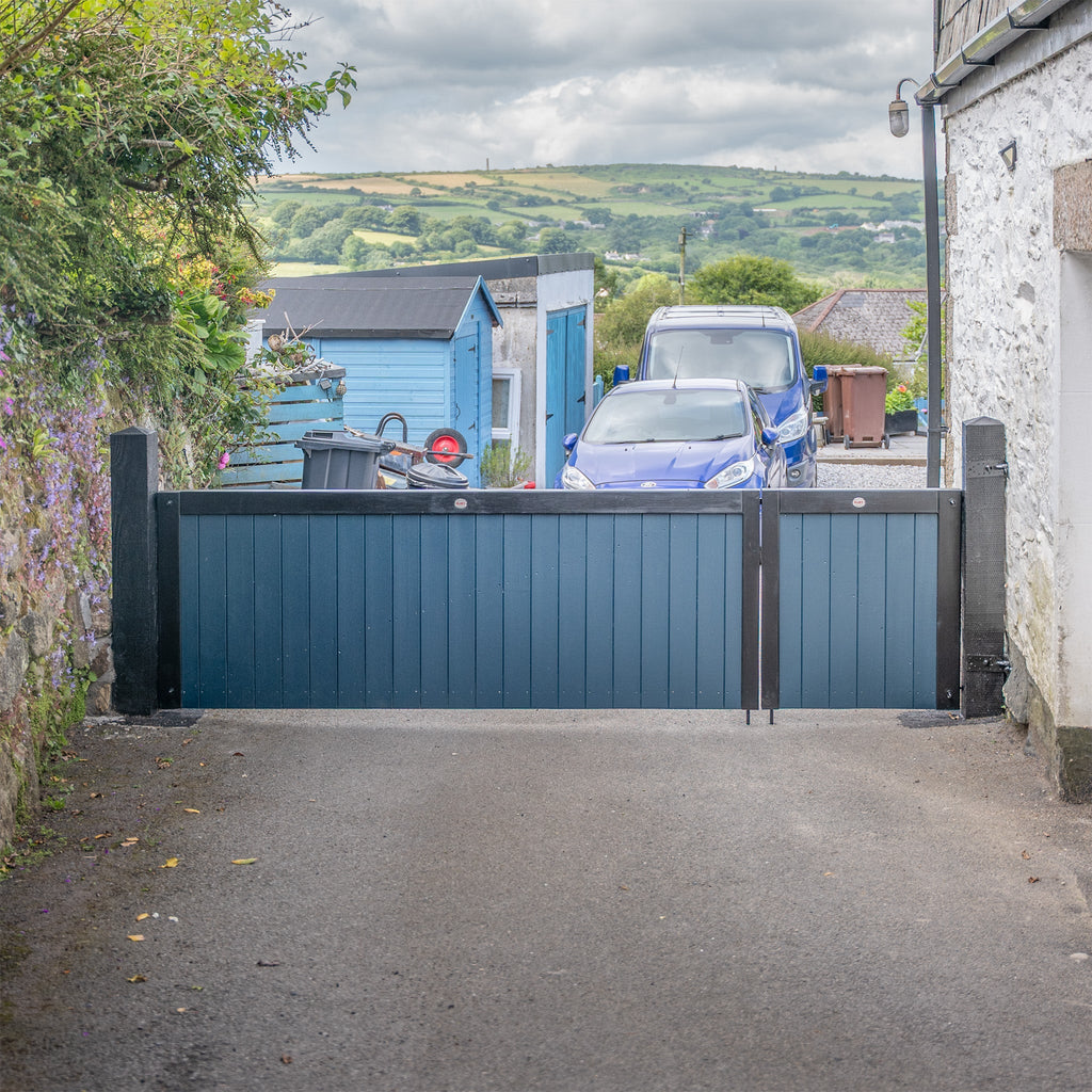 Croyde Scandinavian Redwood Mortise & Tenon 3/4 Split Driveway Gate Pair