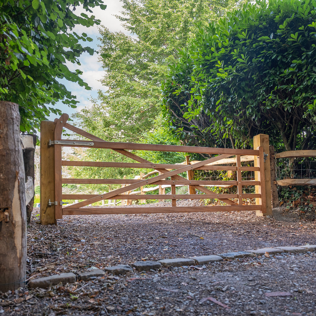 Exbourne Iroko Hardwood Curved Heel Gate