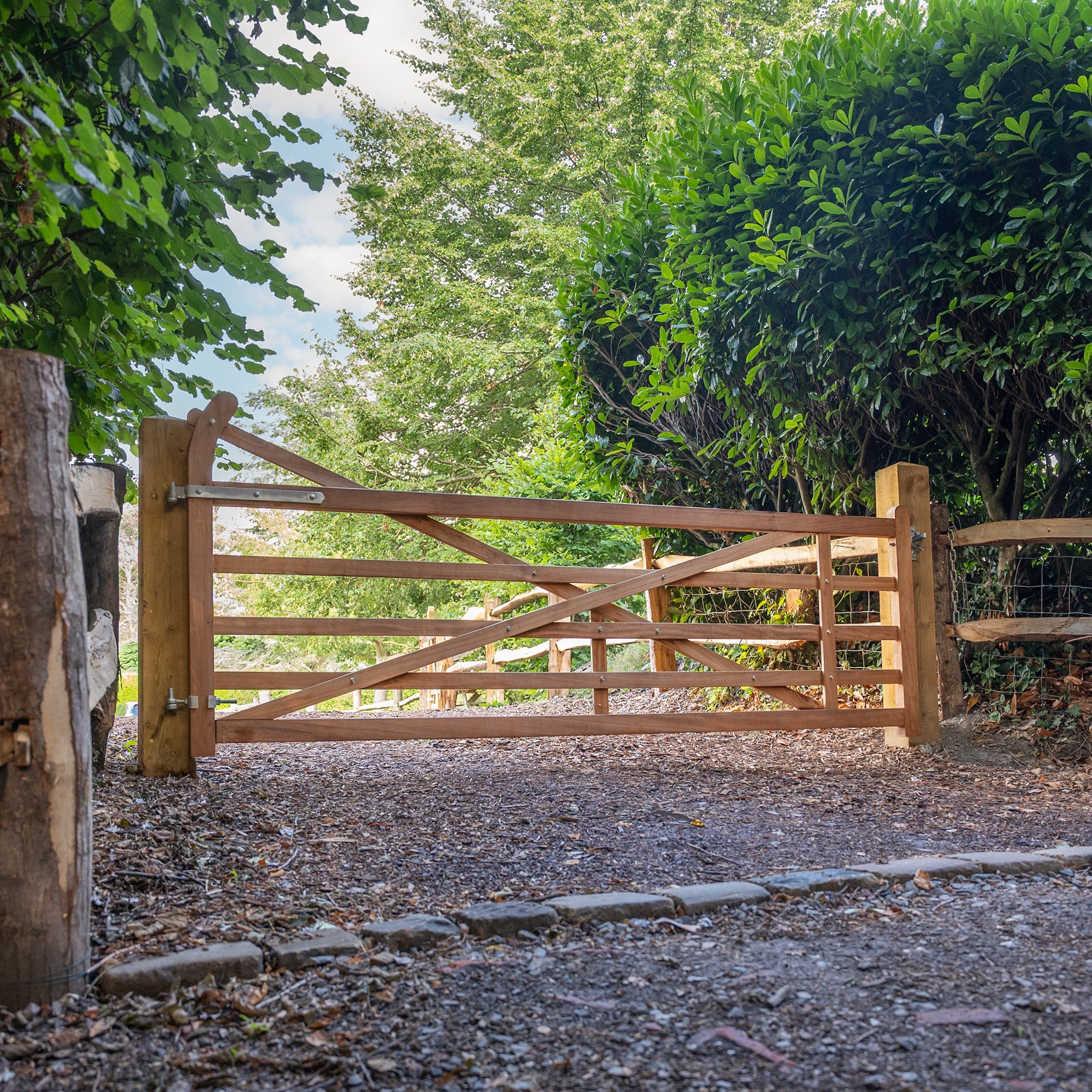 Exbourne Iroko Hardwood Curved Heel Gate