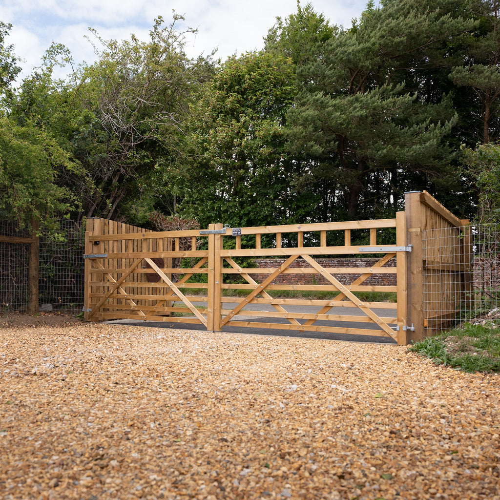 Boscastle Scandinavian Redwood Diamond Brace Planed Gate