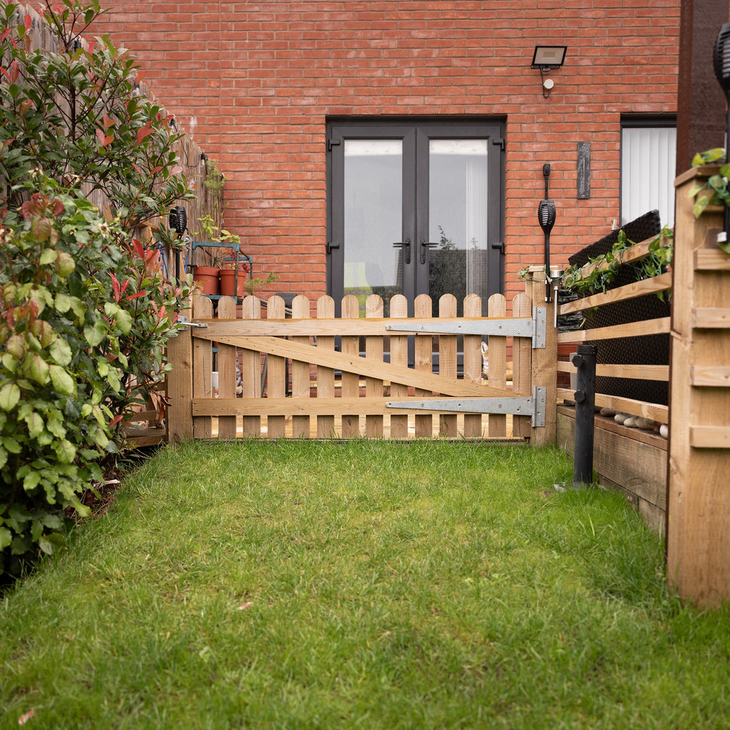Picket Side Gate Round Top 0.6m Height