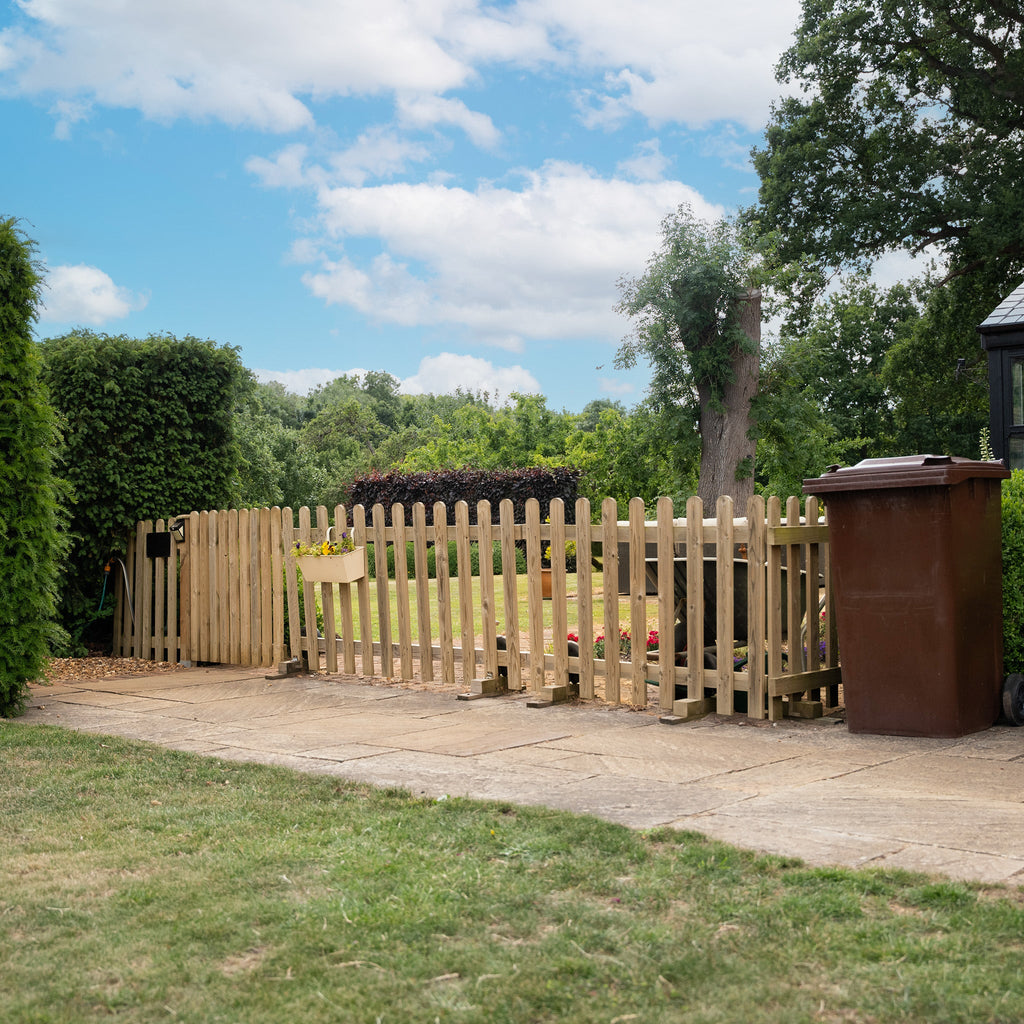 Freestanding Wooden Picket Panel and Side Gate Combination
