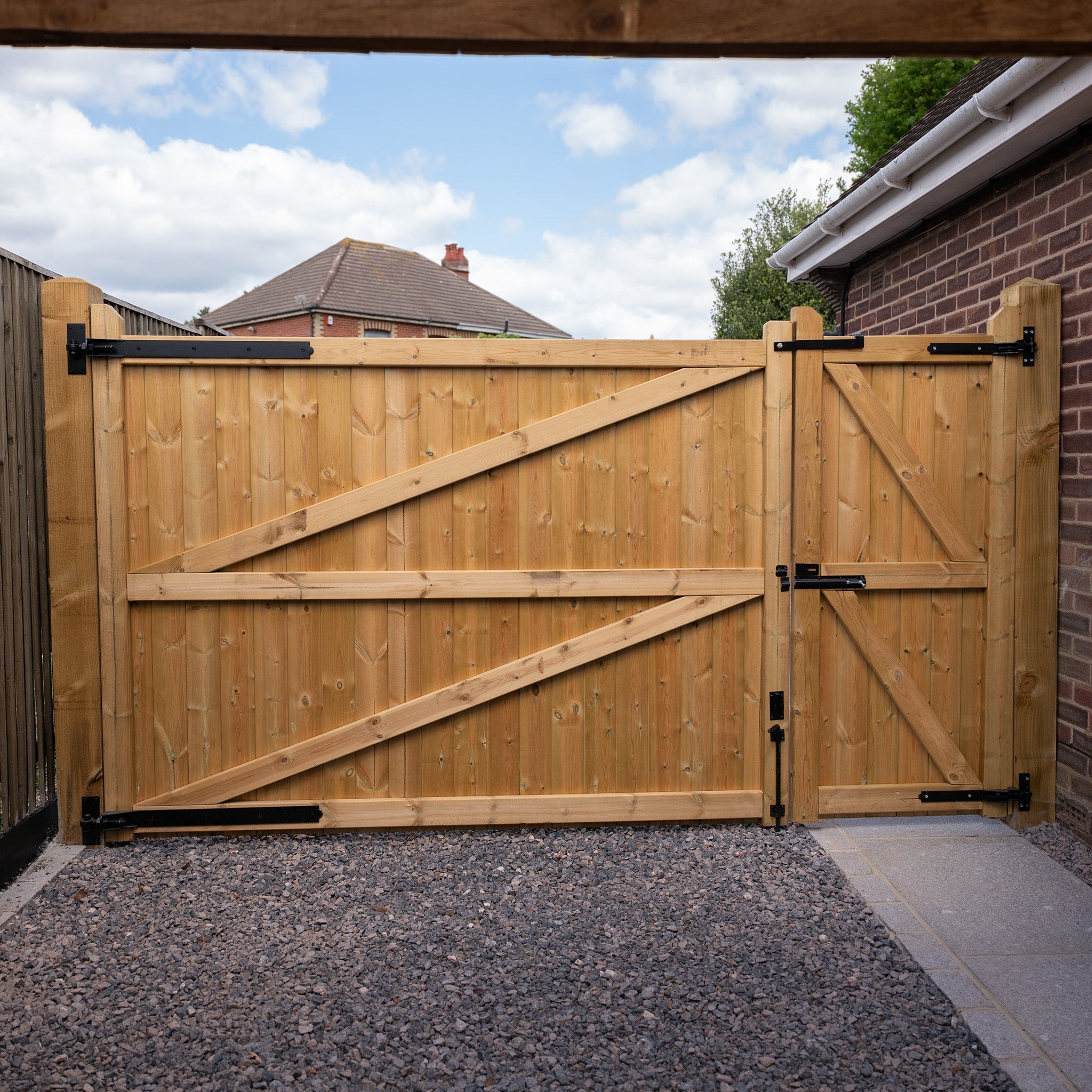 Highampton 3/4 Split Scandinavian Redwood T&G Entrance Gate (Pair)