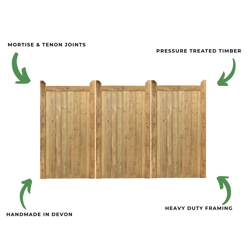 Highampton Scandinavian Redwood Bifold 3-Leaf Driveway Gate