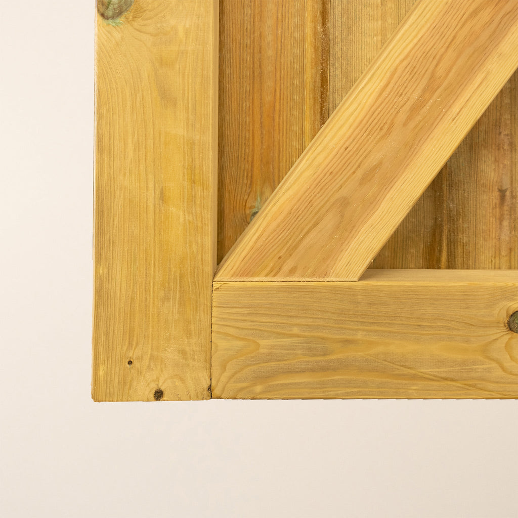 Clovelly Scandinavian Redwood Mortise & Tenon 3/4 Split Driveway Gate Pair