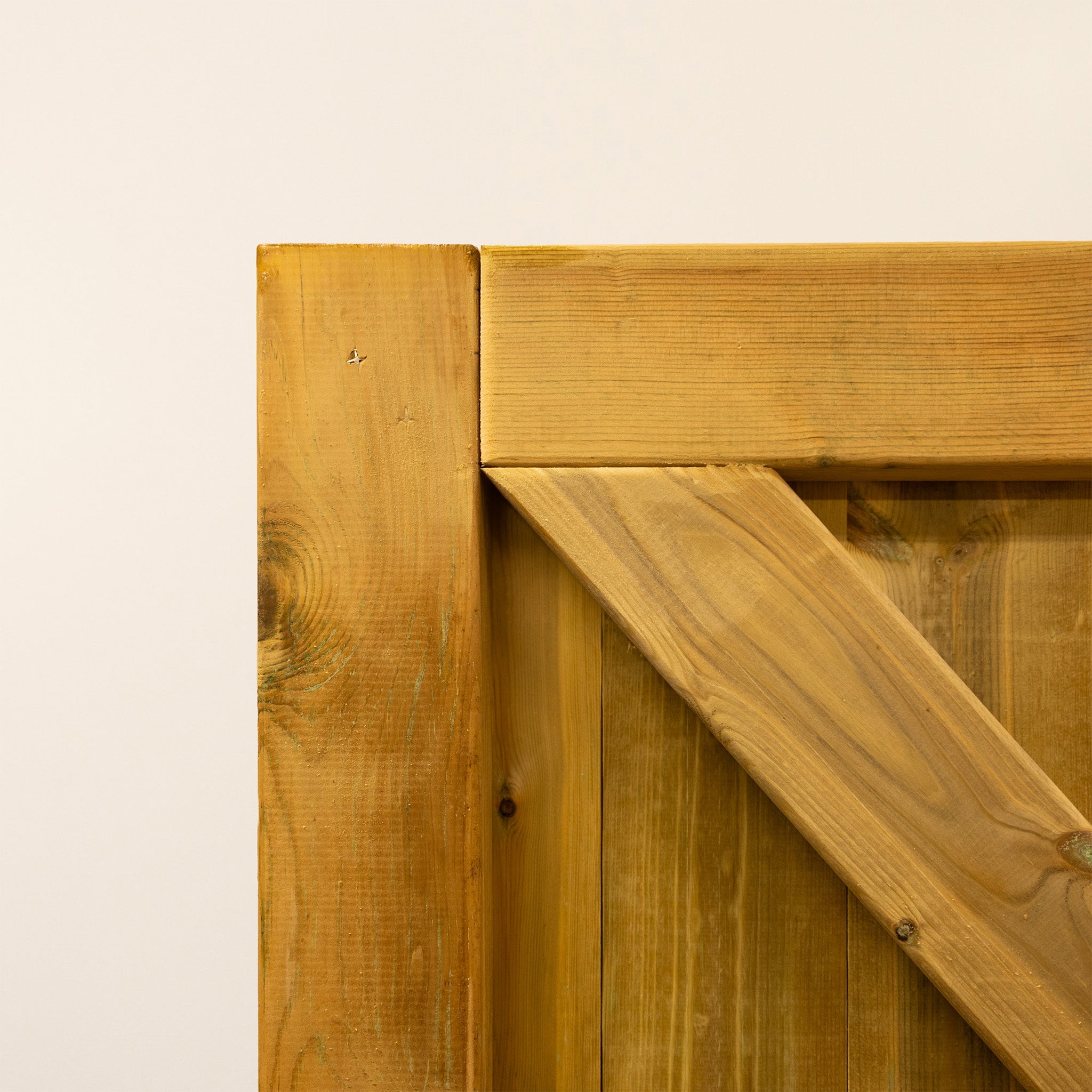 Croyde Scandinavian Redwood Mortise & Tenon 3/4 Split Driveway Gate Pair