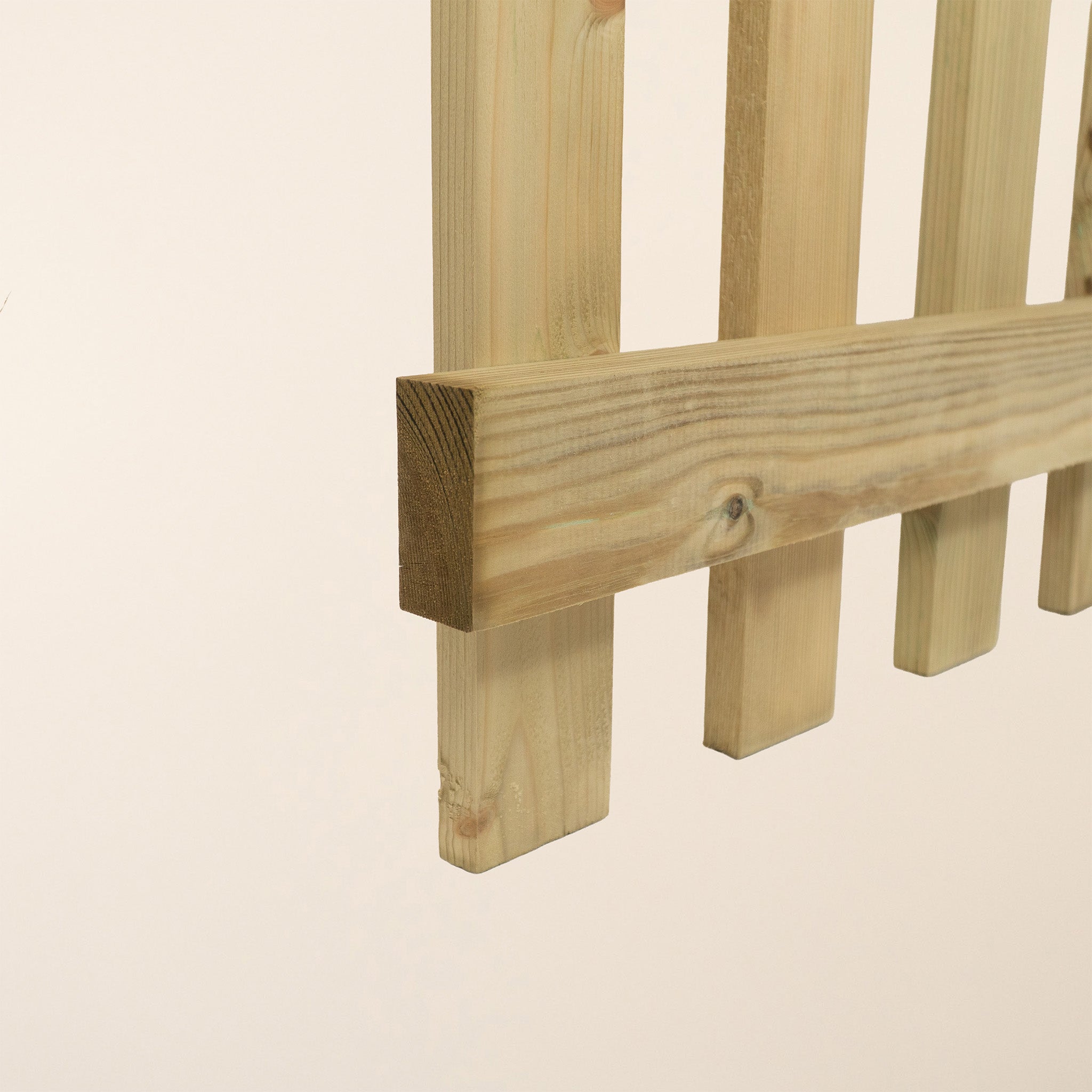 Scandinavian Redwood Picket Panels