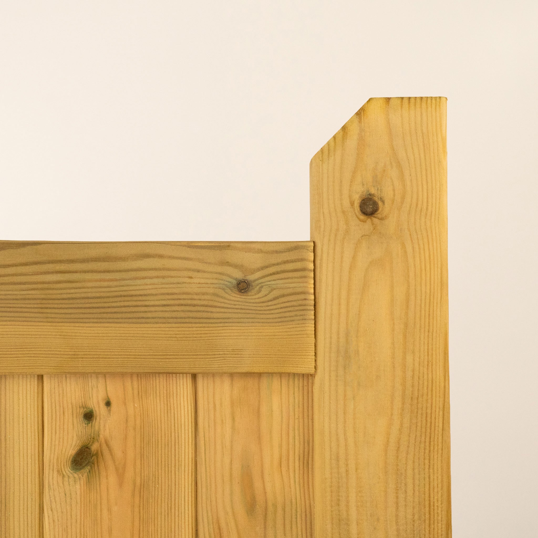 Swan Neck Scandinavian Redwood Sliding Driveway Gate