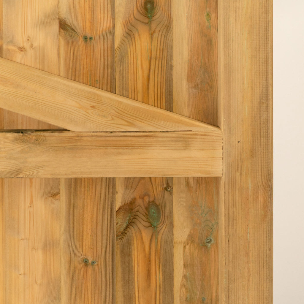 Highampton Scandinavian Redwood Mortise & Tenon Driveway Gate Pair