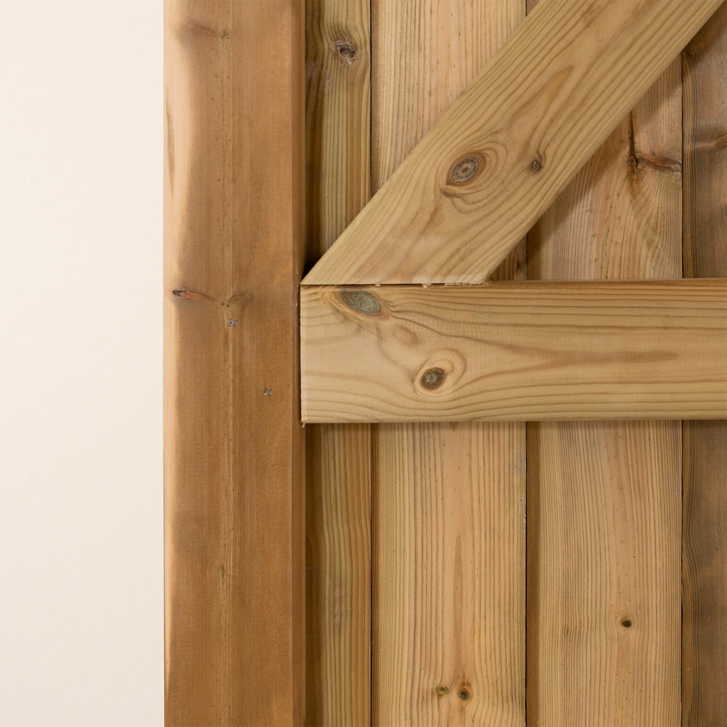 Scandinavian Redwood Arch Top Gate (2.4m High)