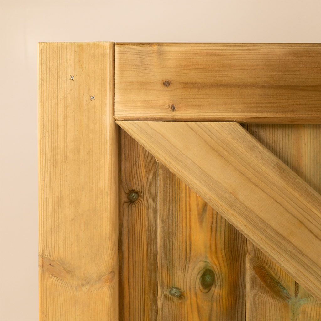 Croyde Scandinavian Redwood Bifold 3-Leaf Driveway Gate
