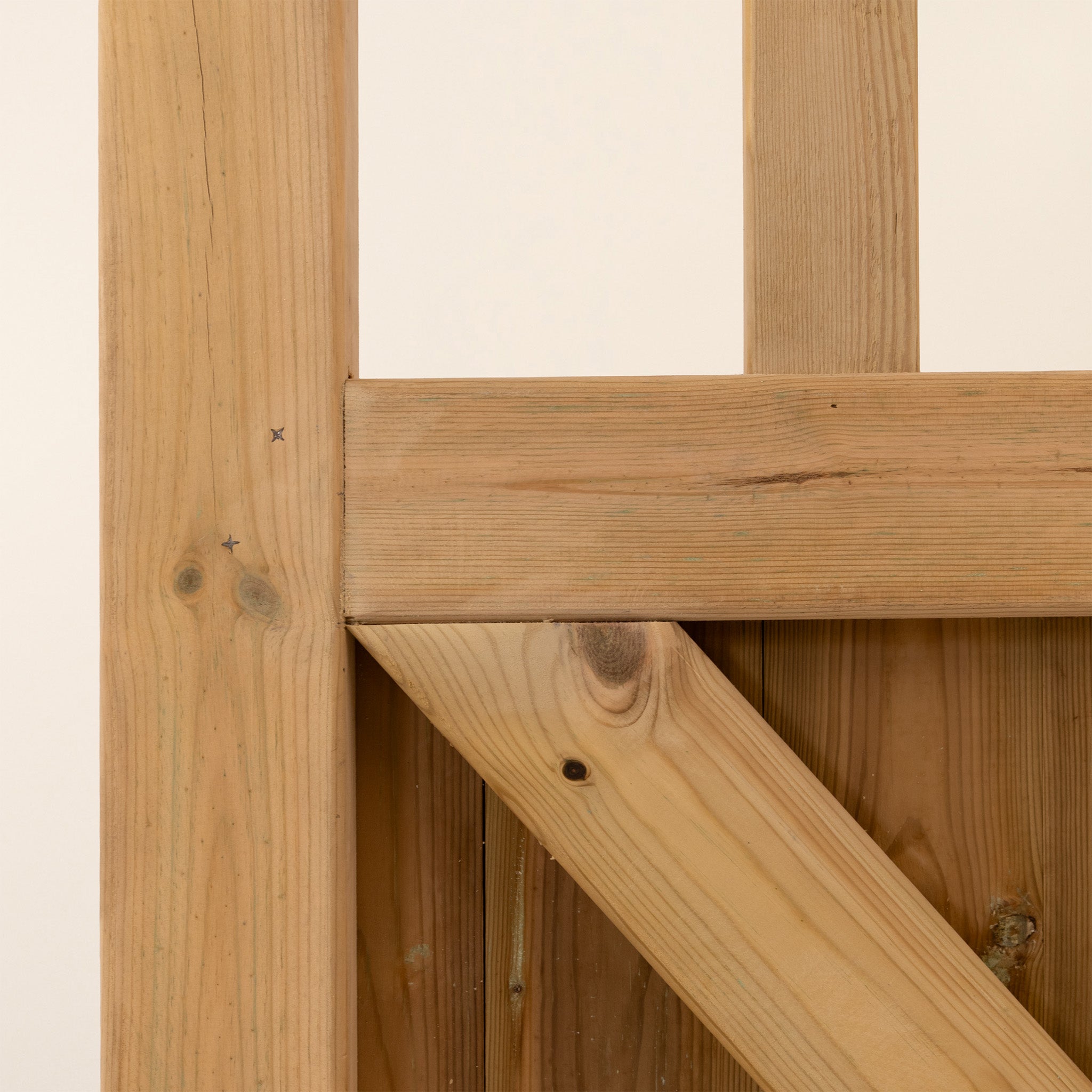 Cottage Scandinavian Redwood Mortise & Tenon 3/4 Split Driveway Gate Pair