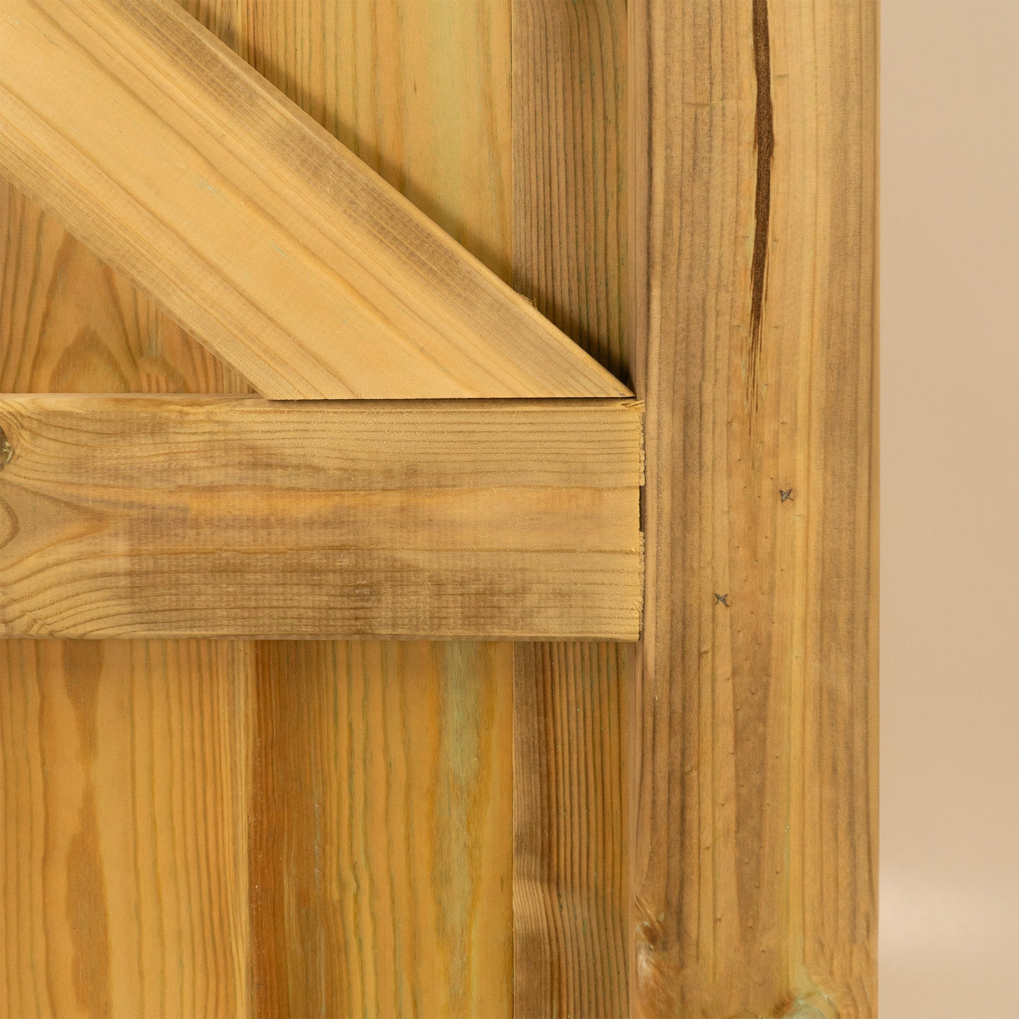 Croyde Scandinavian Redwood Bifold 5-Leaf Driveway Gate