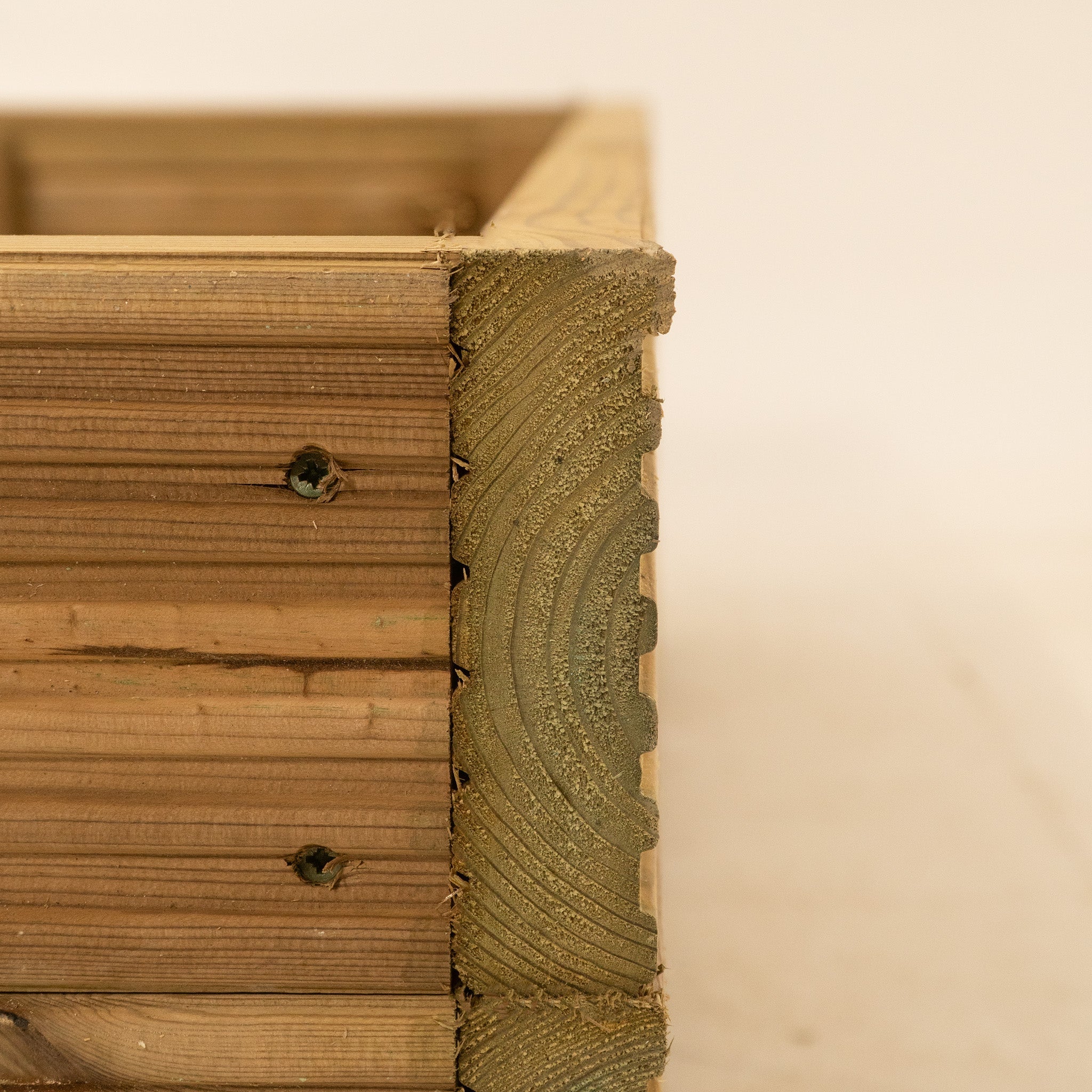 Scandinavian Redwood Standard Planter with Trellis