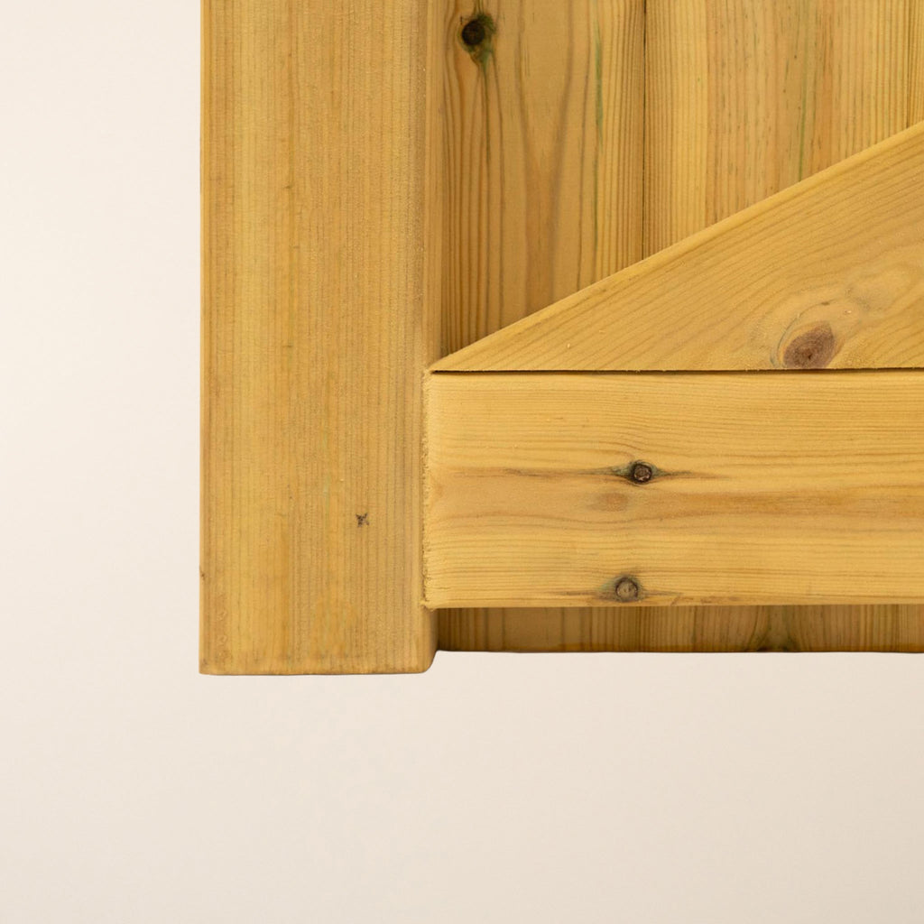 Cottage Scandinavian Redwood Bifold 4-Leaf Driveway Gate