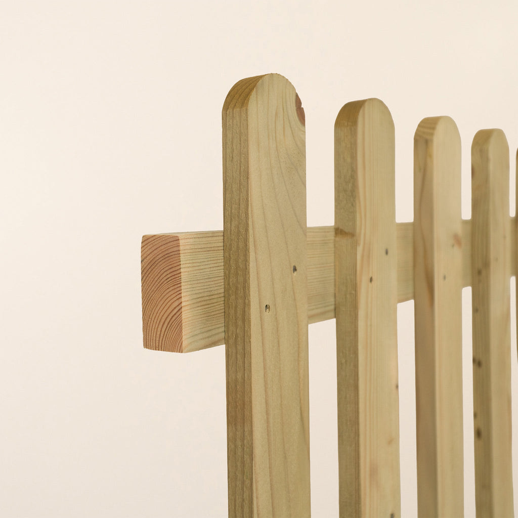 Scandinavian Redwood Picket Panels