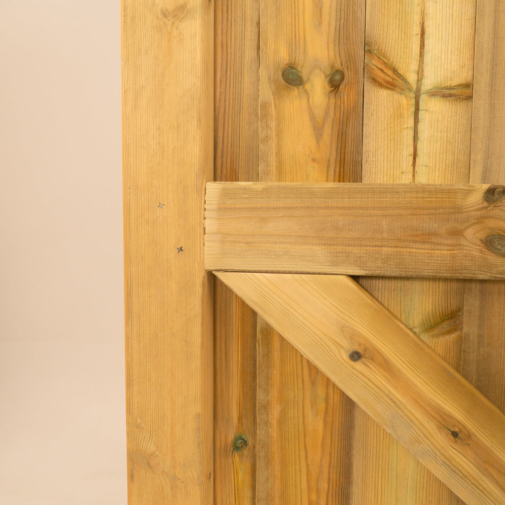 Croyde Scandinavian Redwood Mortise & Tenon T&G Driveway Gate Pair