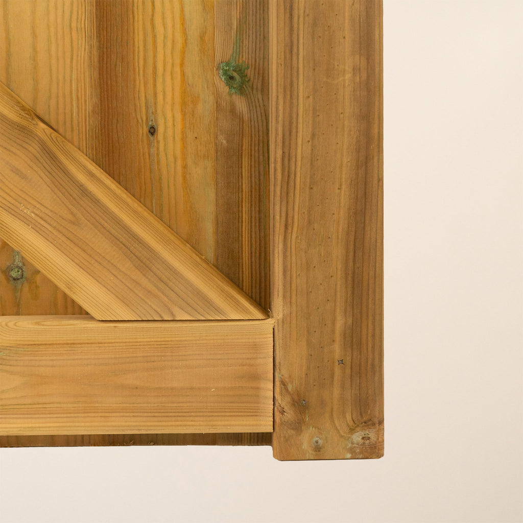 Croyde Scandinavian Redwood Sliding Driveway Gate