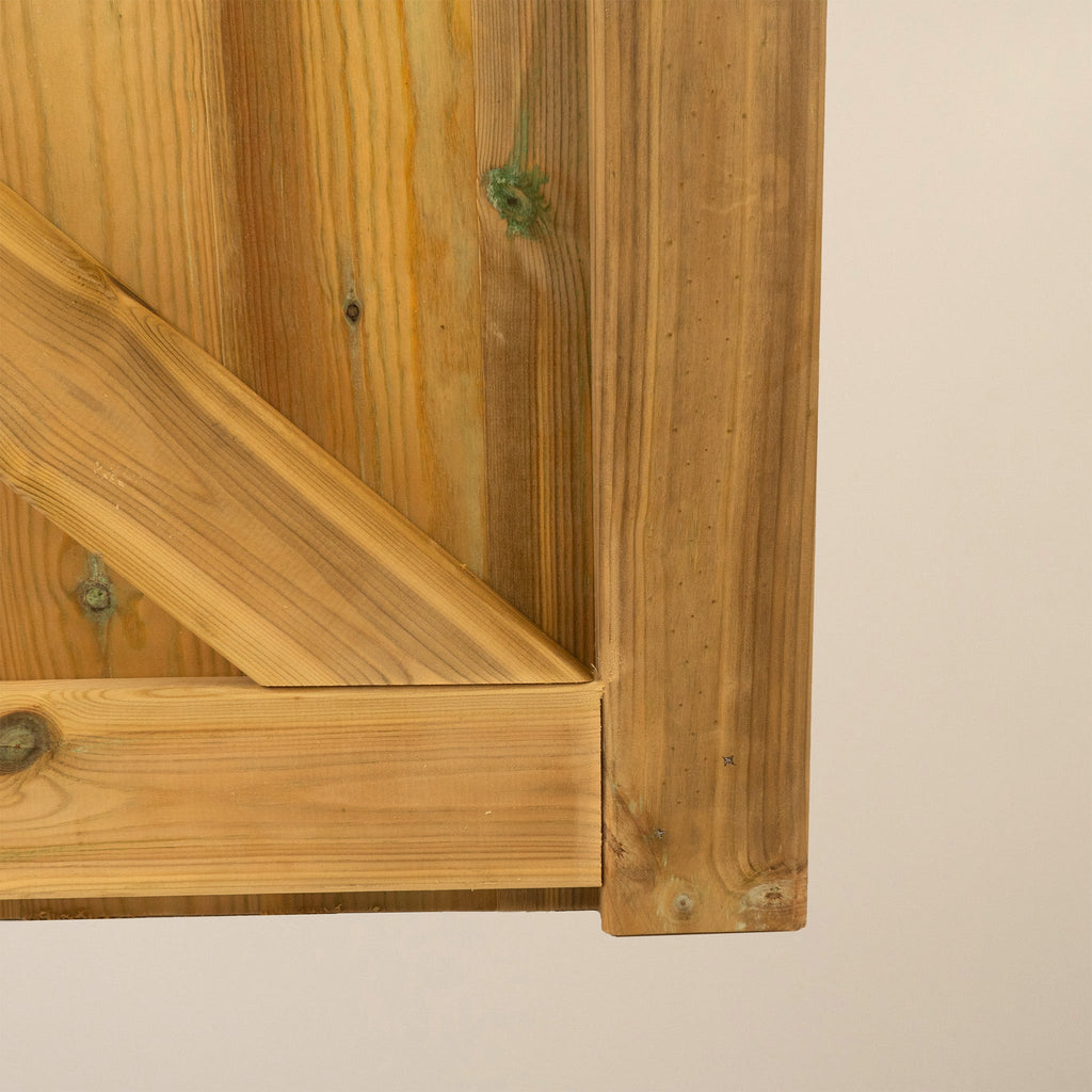 Croyde Scandinavian Redwood Bifold 5-Leaf Driveway Gate