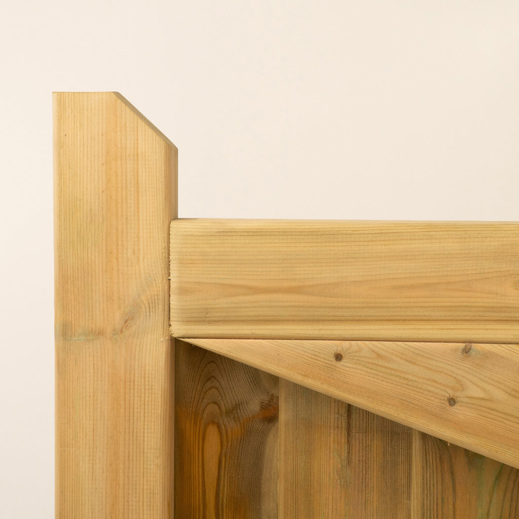 Highampton Scandinavian Redwood Mortise & Tenon Driveway Gate Pair