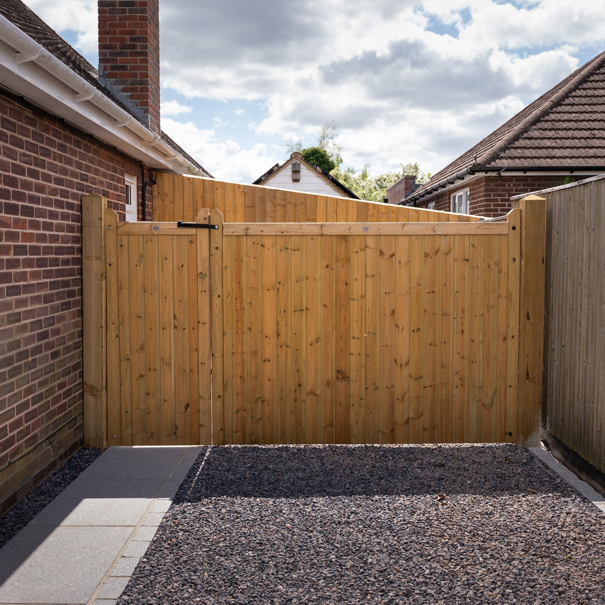 Highampton 3/4 Split Scandinavian Redwood T&G Entrance Gate (Pair)