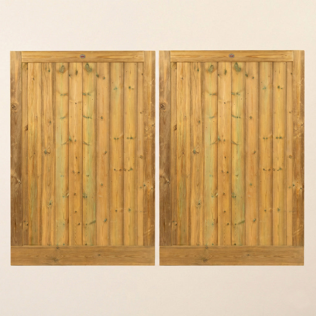 Croyde Scandinavian Redwood Sliding Driveway Gate