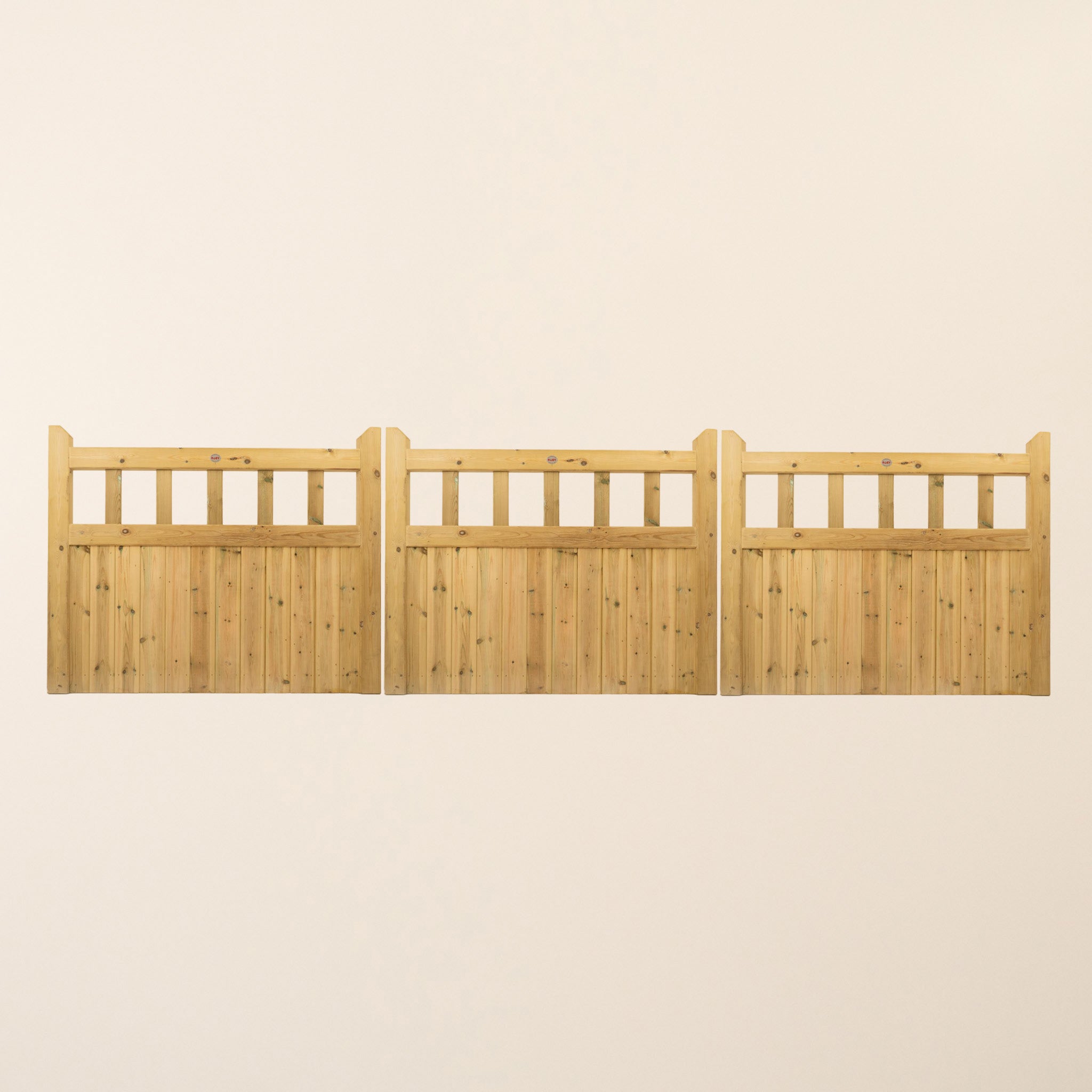 Cottage Scandinavian Redwood Bifold 3-Leaf Driveway Gate