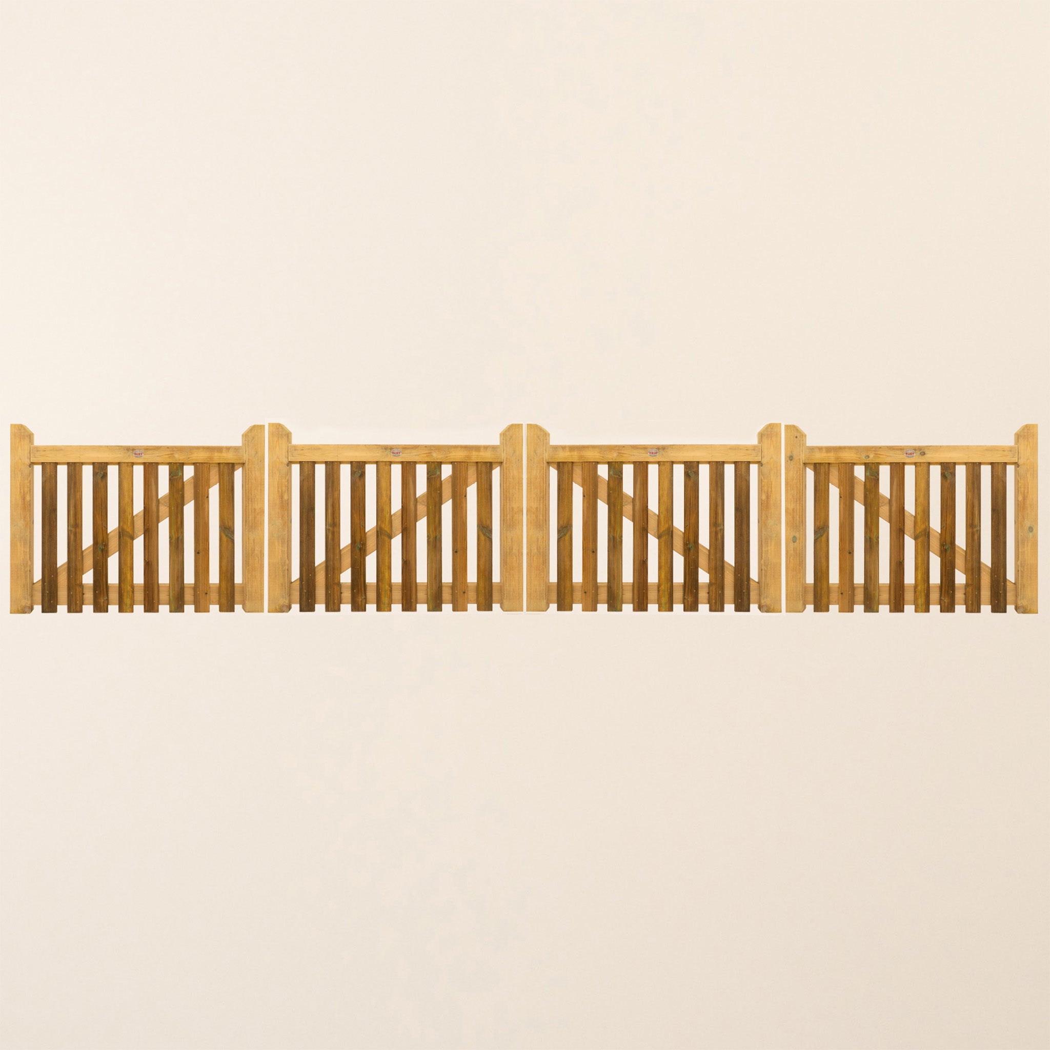 Salcombe Scandinavian Redwood Bifold 4-Leaf Driveway Gate