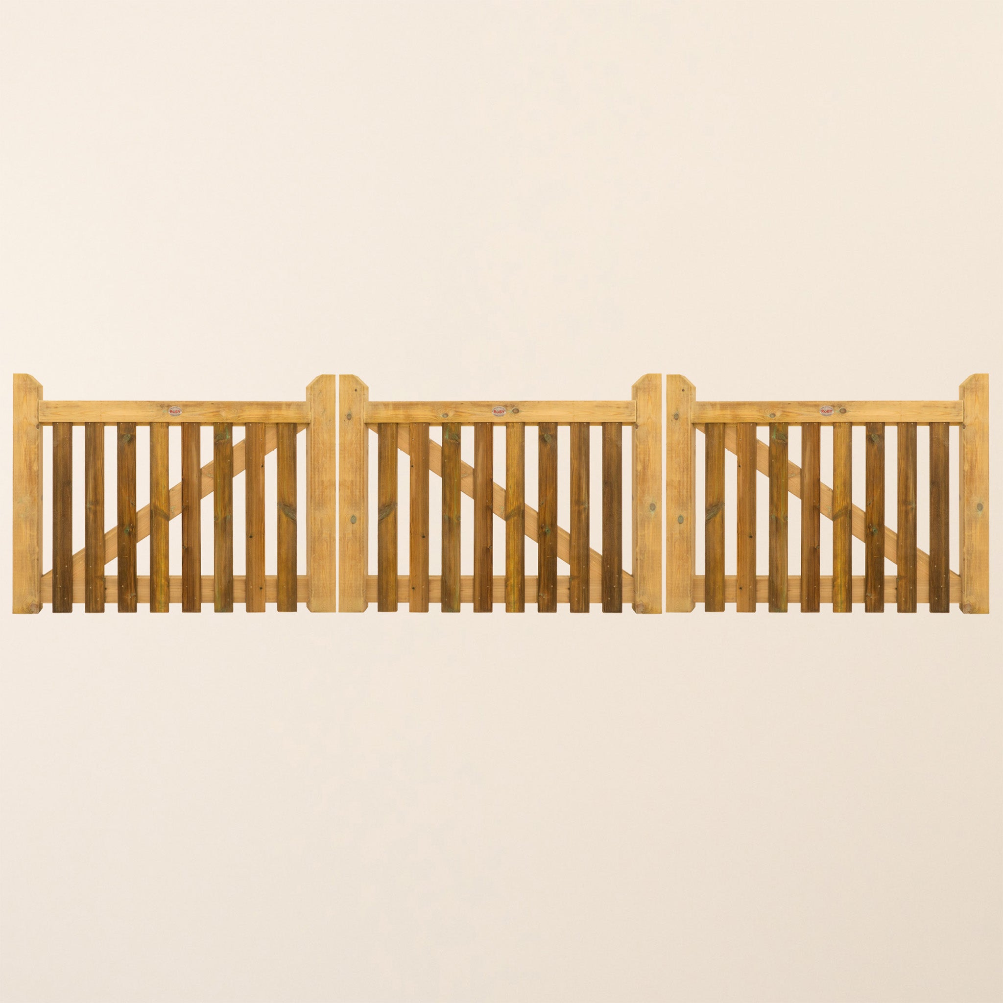 Salcombe Scandinavian Redwood Bifold 3-Leaf Driveway Gate