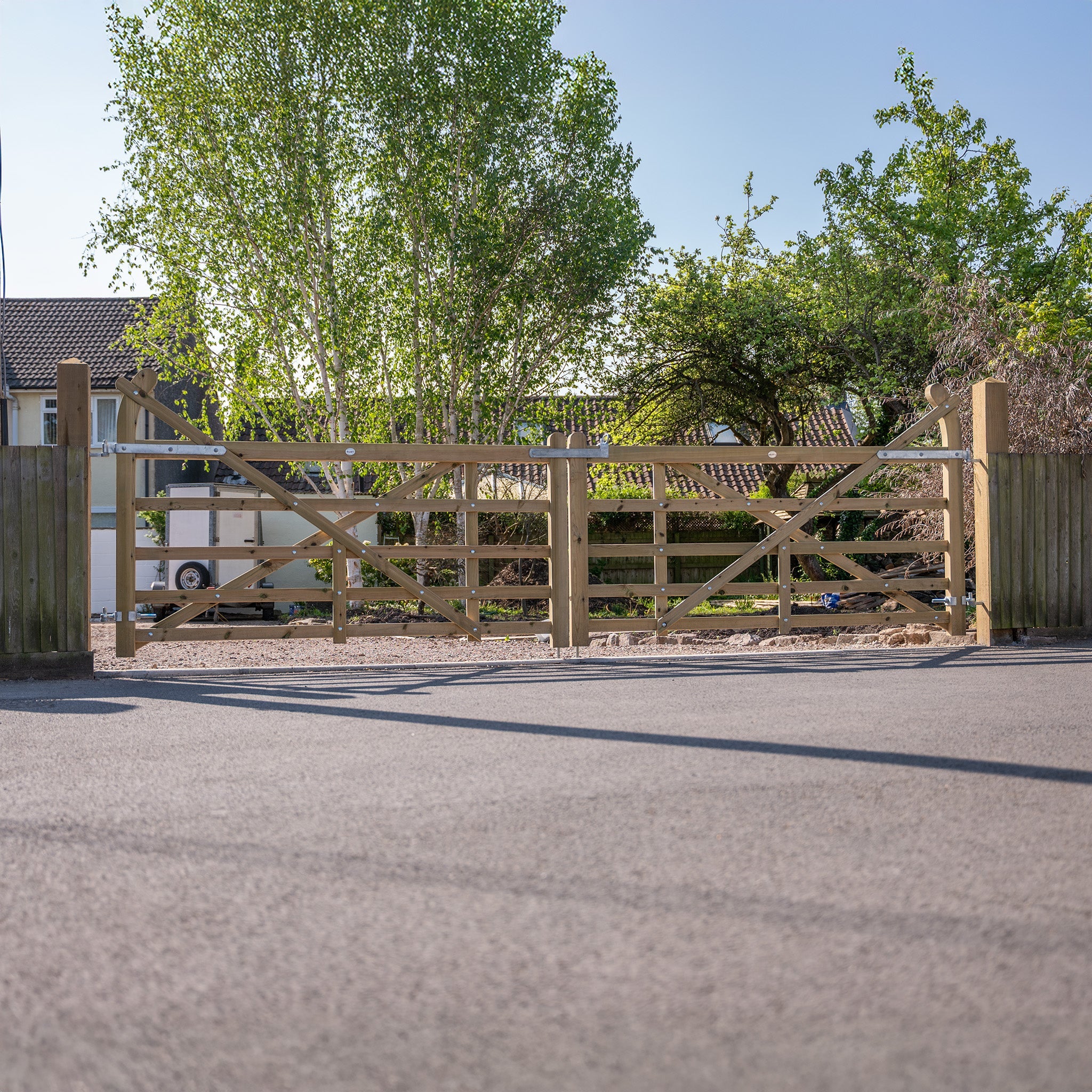 Exbourne Scandinavian Redwood Planed Curved Heel Gate