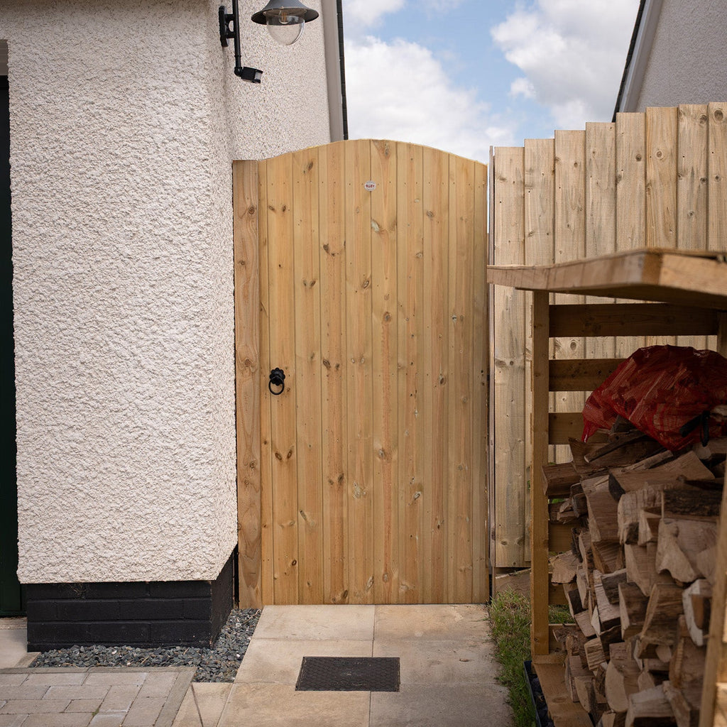 Instow Scandinavian Redwood Curved Top Tongue & Groove Side Gate (2.1m High)