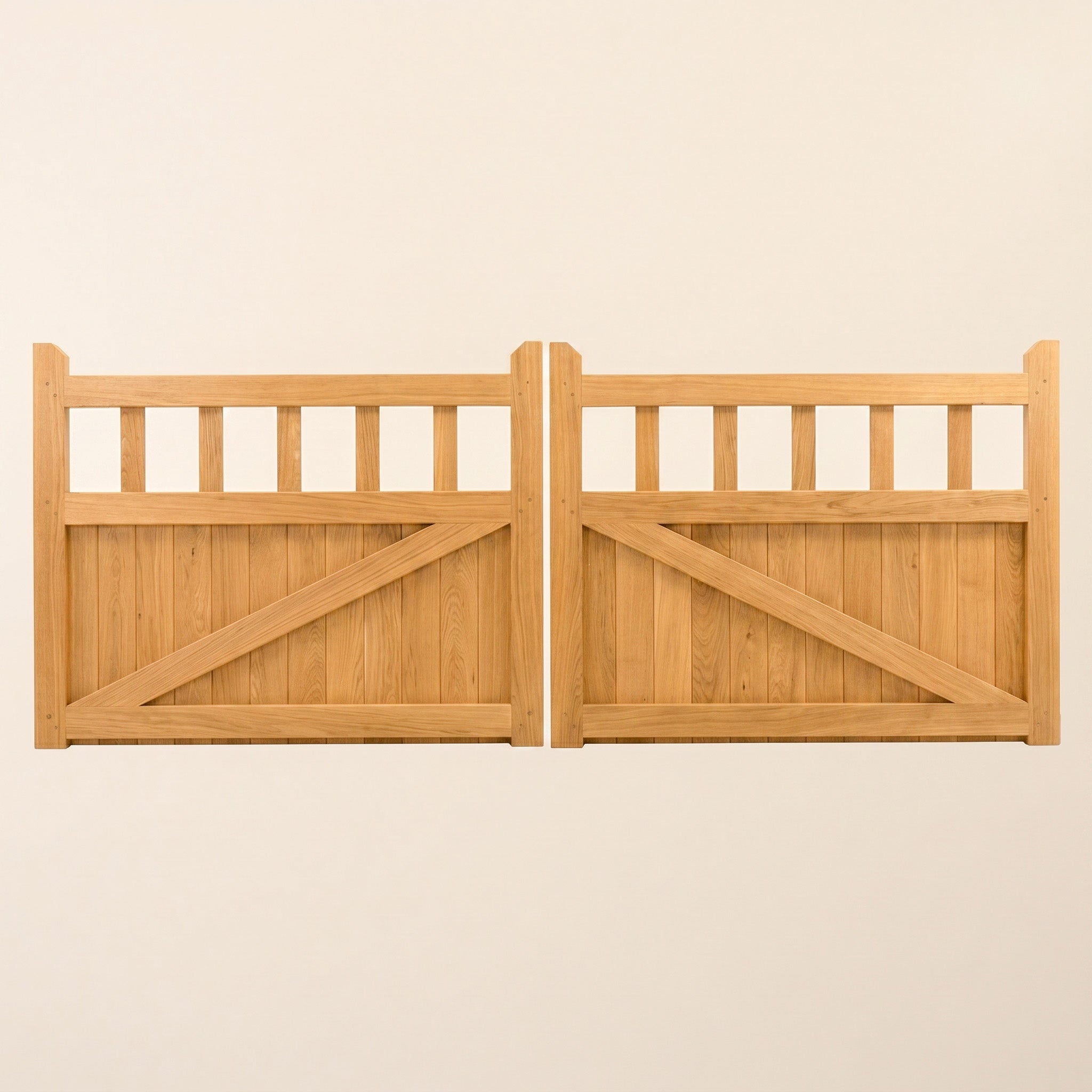 Oak Cottage Mortise & Tenon Driveway Gate Pair