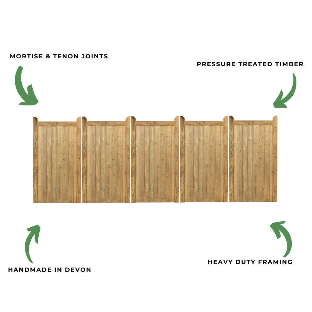 Highampton Scandinavian Redwood Bifold 5-Leaf Driveway Gate