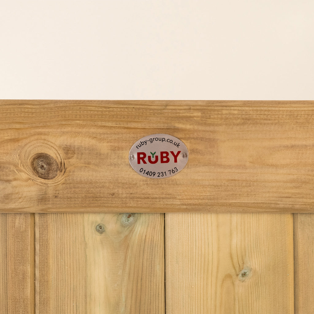 Highampton Scandinavian Redwood Bifold 3-Leaf Driveway Gate