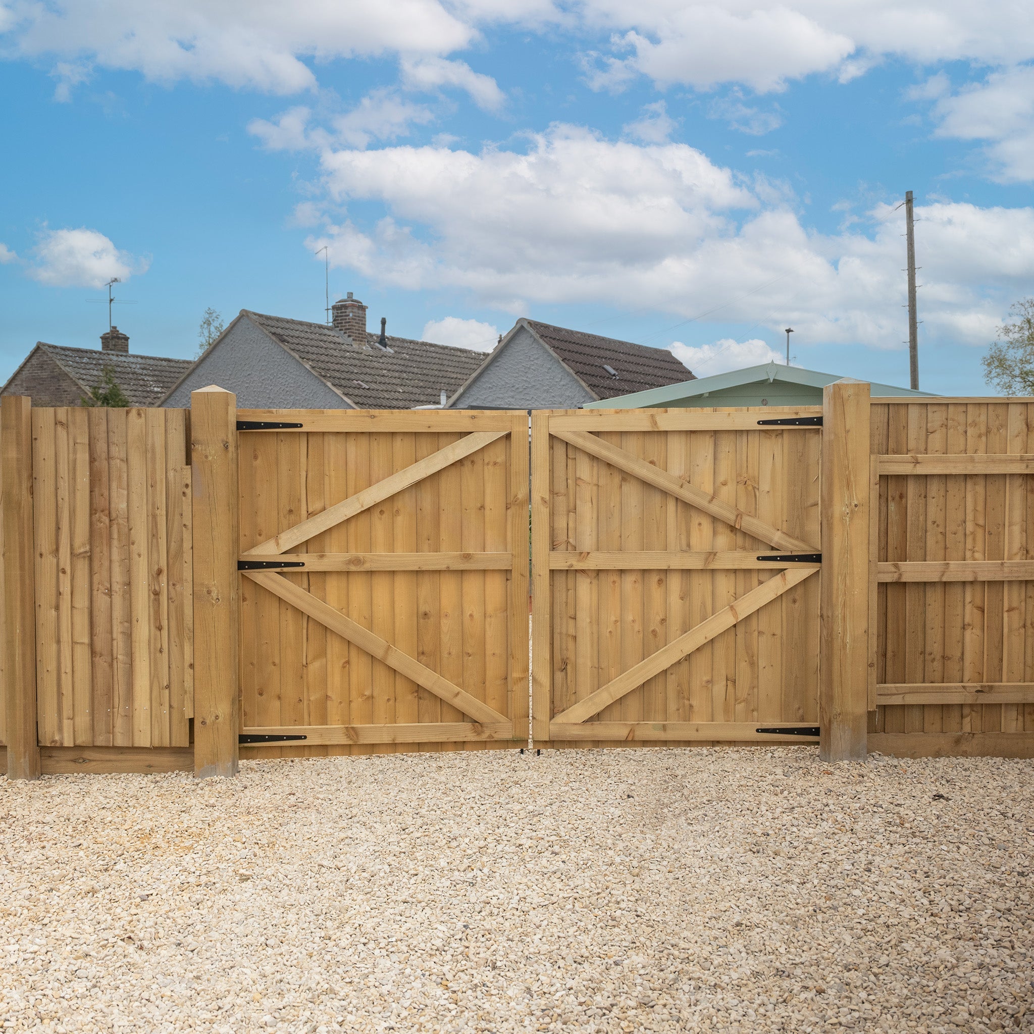Shebbear Pressure Treated Timber Featheredge Driveway Gate Pair