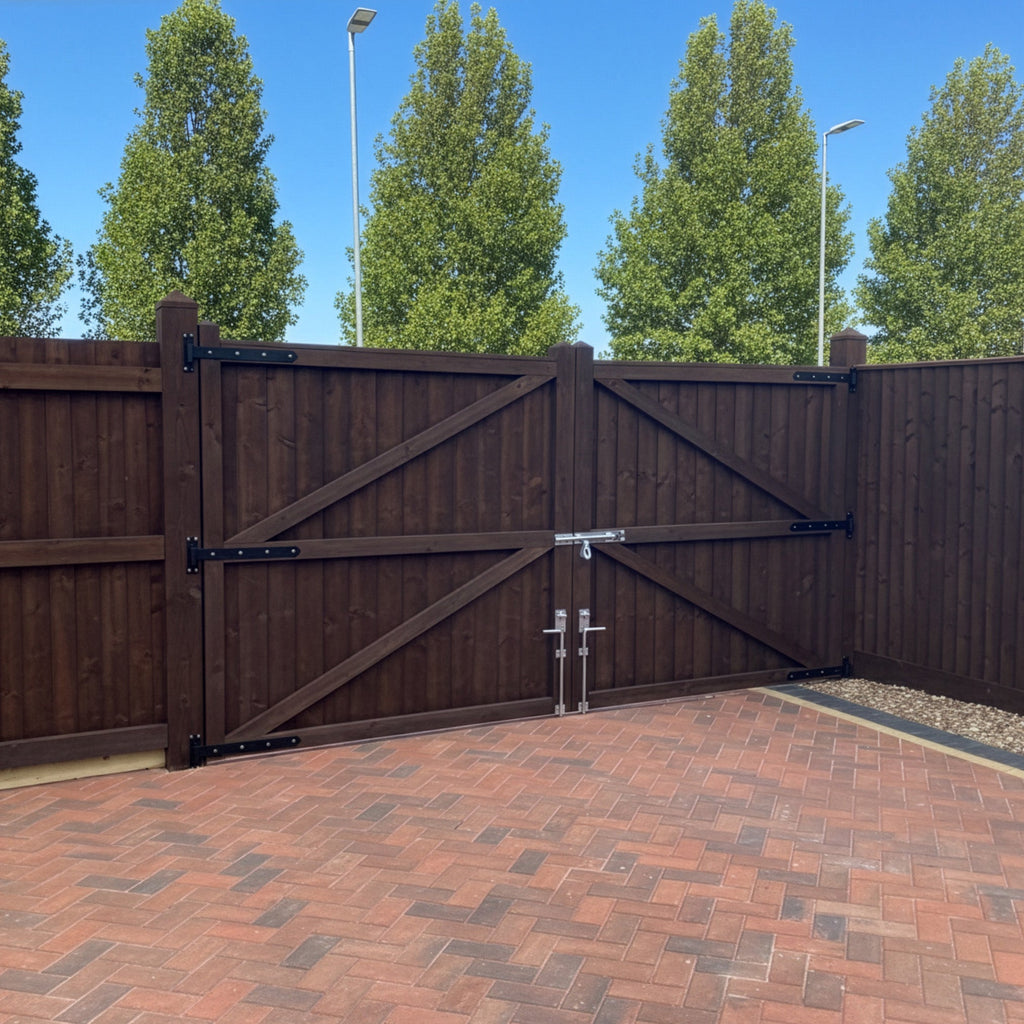 Shebbear Pressure Treated Timber Featheredge Driveway Gate Pair