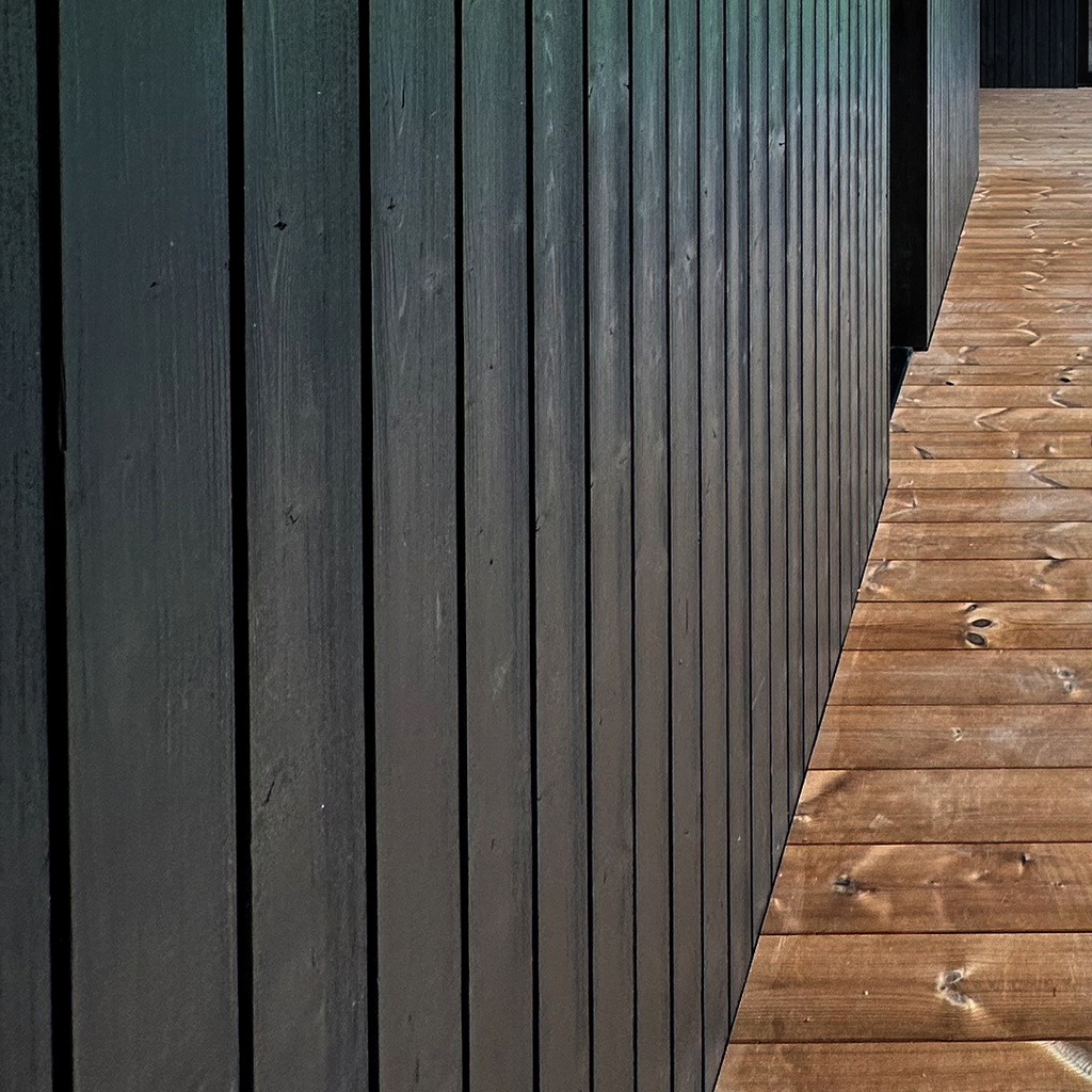 Wooden Shadow Gap Black Cladding