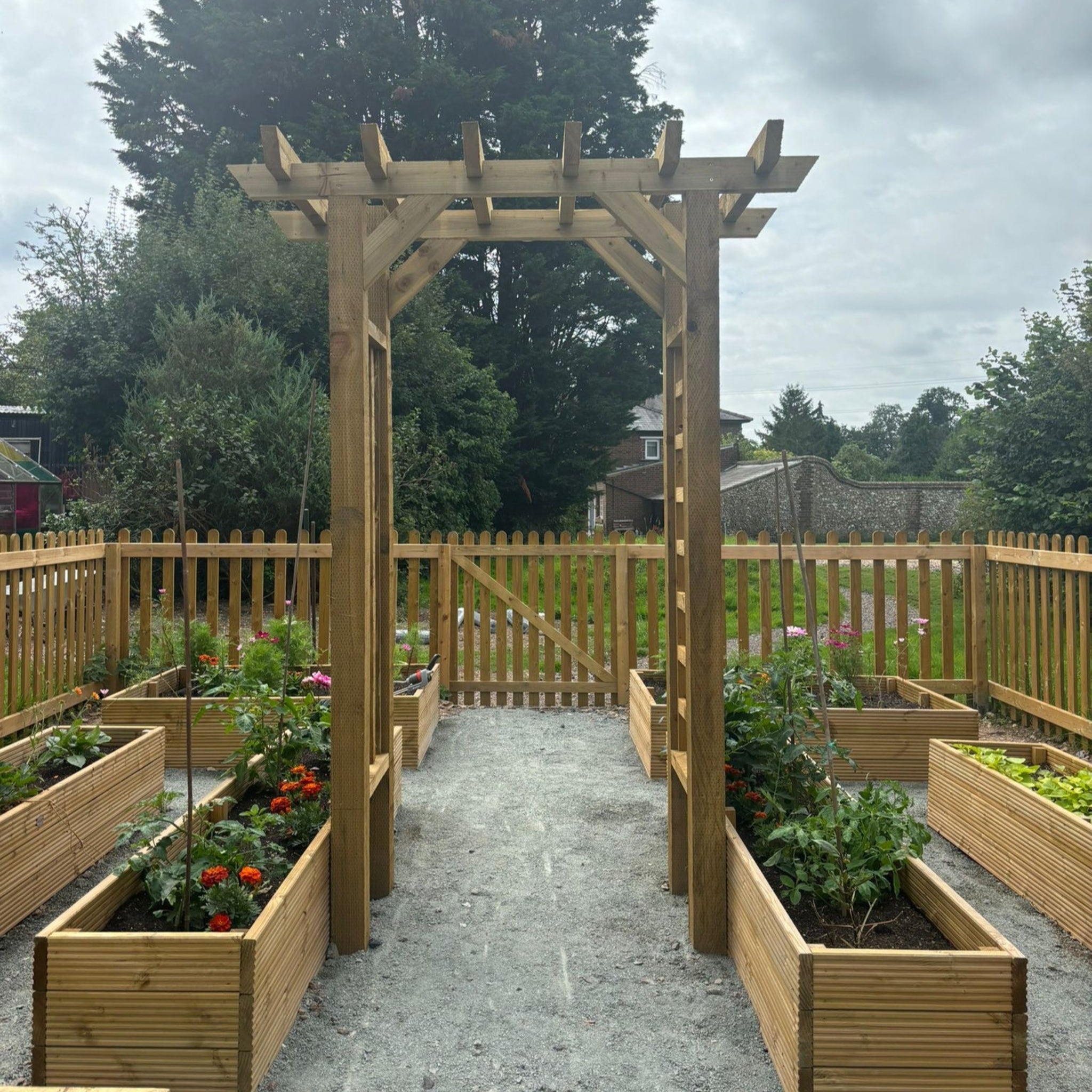 Timber Premium Garden Arbour with Trellis