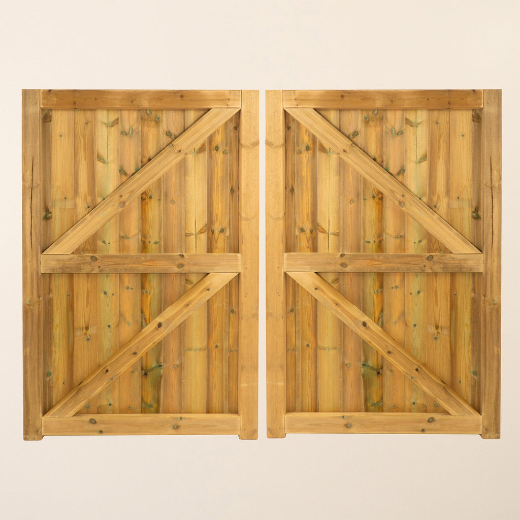 Croyde Scandinavian Redwood Mortise & Tenon T&G Driveway Gate Pair