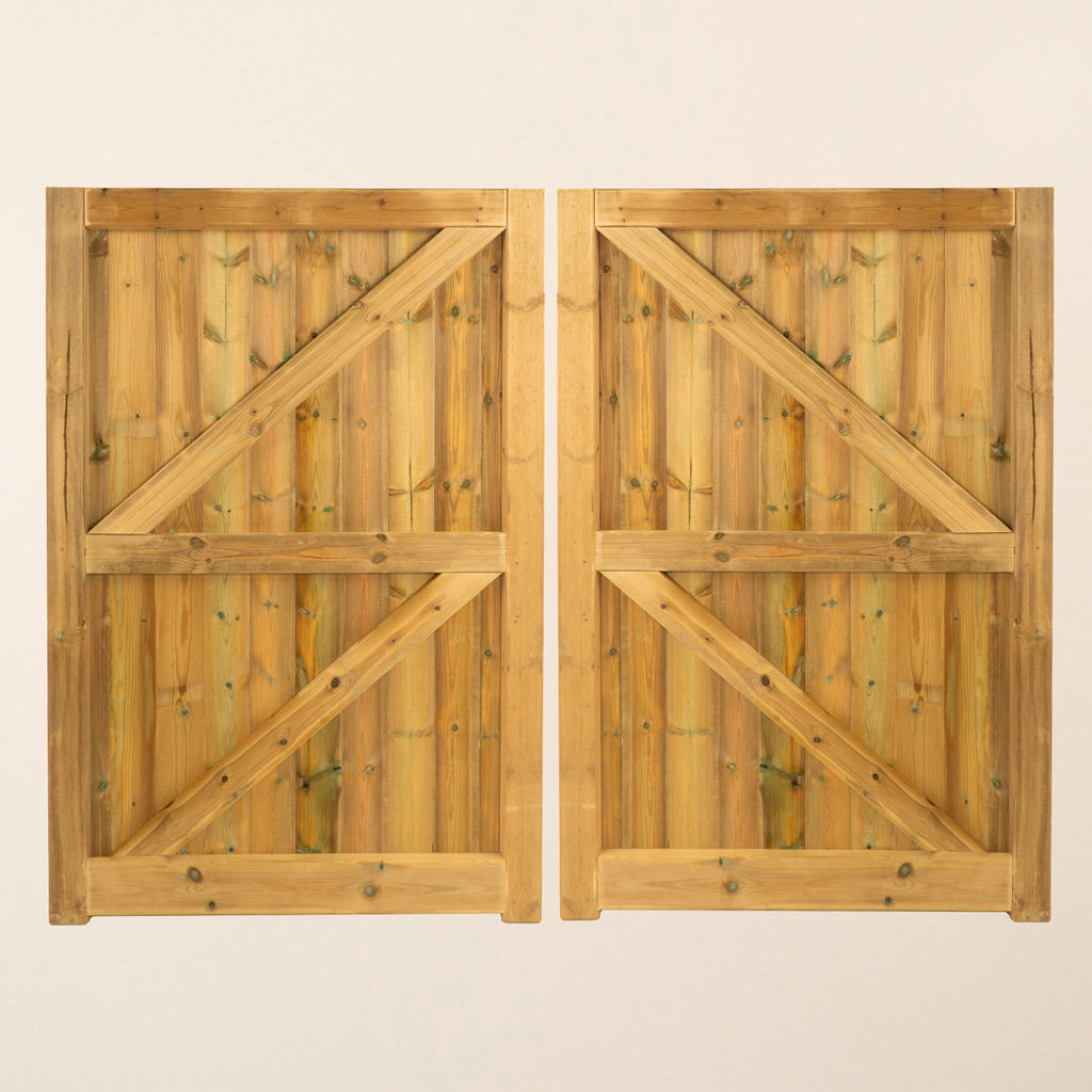 Croyde Scandinavian Redwood Sliding Driveway Gate