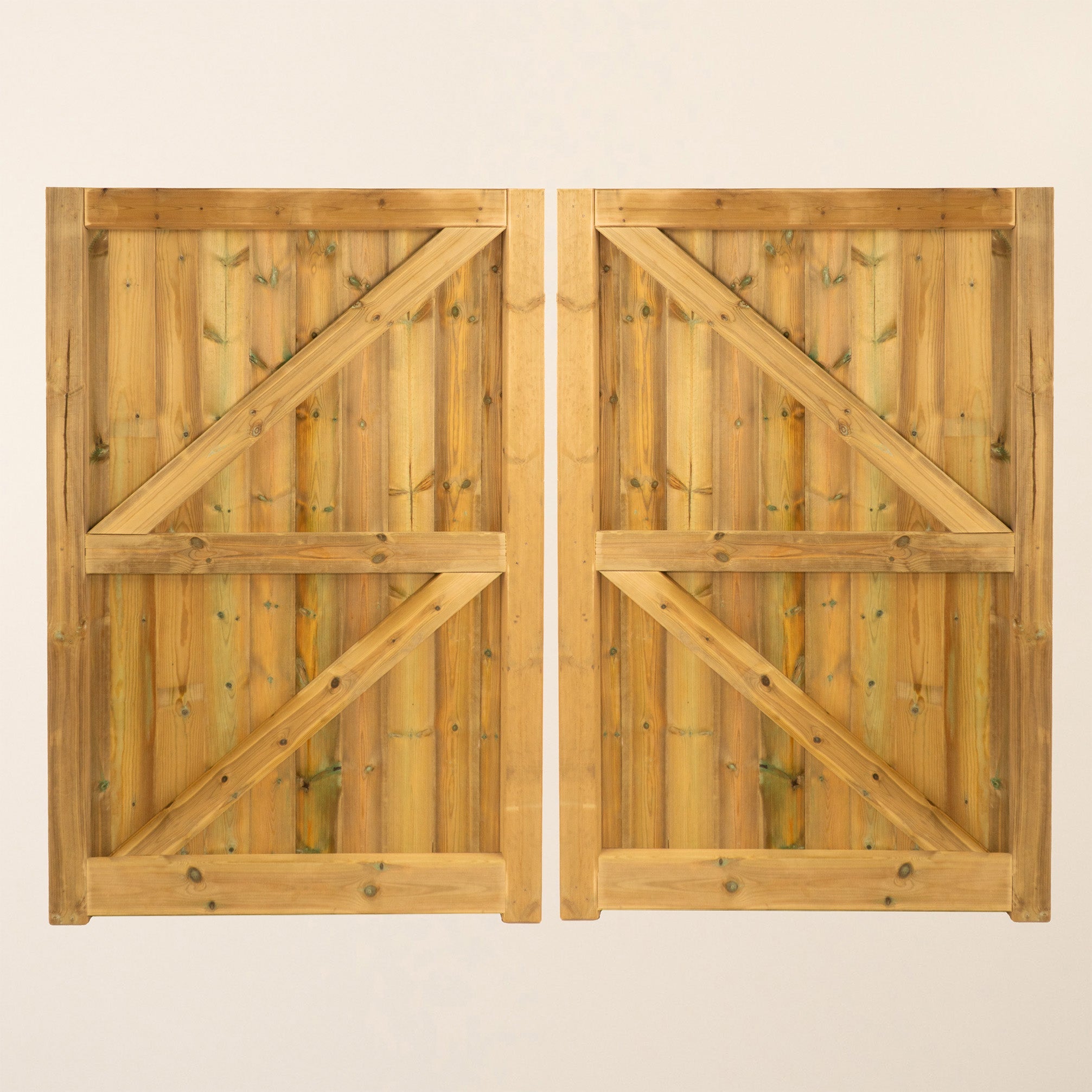 Croyde Scandinavian Redwood Sliding Driveway Gate