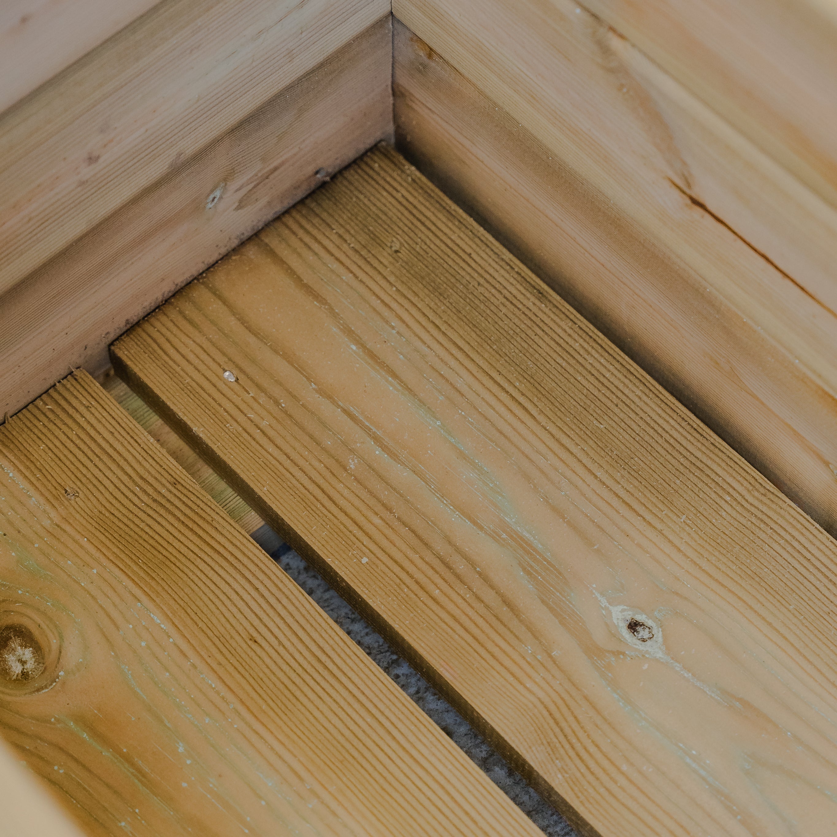 Premium Treated Redwood Overlap Planter